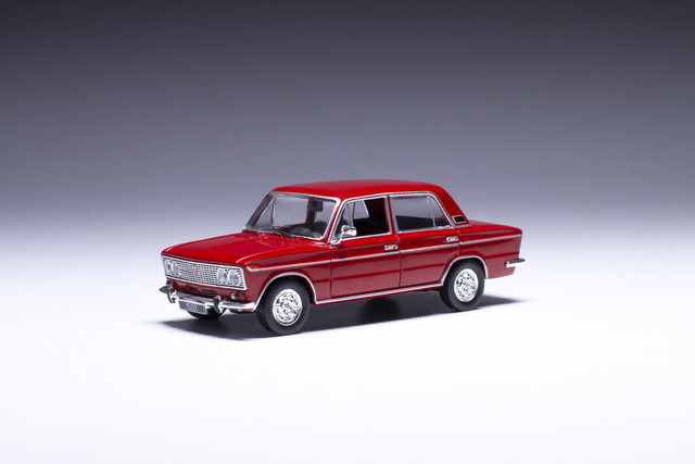 KESS 1/43 マセラティ 330 リカロッツァータ 1979 (レッド) Amazon