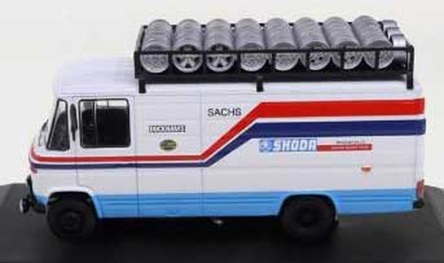 IXO MODELS 1/43 メルセデスベンツ 508D ラリーアシスタントカー 「SKODA RALLY ASSISTANCE」 切り上げる品ダイキャストミニカー RAC424