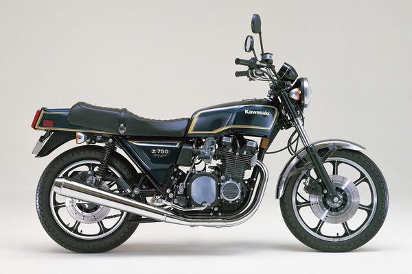 アオシマ1/12カワサキkz1000 1/12 カワサキ KZ1000C ポリス1000 '81｜株式会社 青島文化教材社