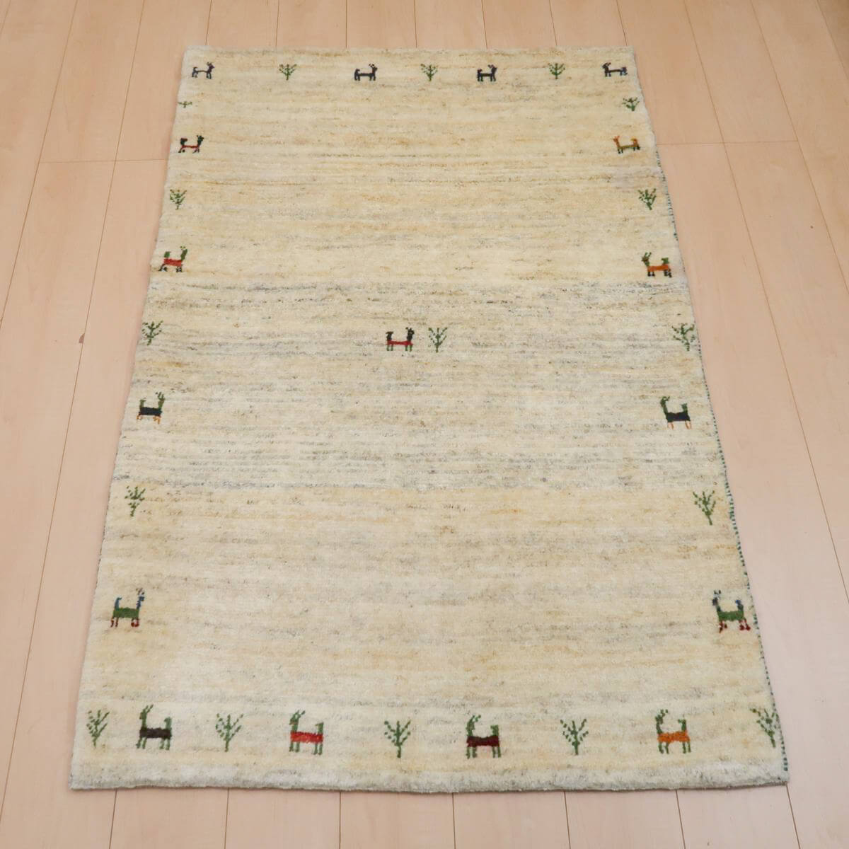 ギャッベ イラン製 リビングサイズ 147×97cm 手織り 天然 ウール100% 長方形 草木染 おしゃれ かわいい モダン ナチュラル 北欧 ラグ 絨毯 マット ラグマット ギャベ 床暖房対応 ホットカーペット対応 (BM-11667)|キリム&絨毯・オリエンタルムーン