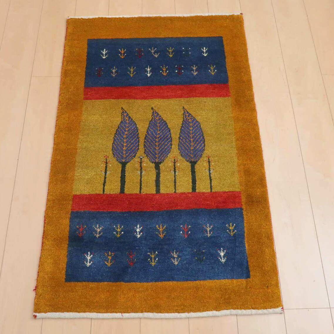 ギャッベ イラン製 リビングサイズ 127×80cm 手織り 天然 ウール100% 長方形 草木染 モダン ナチュラル 北欧 ラグ 絨毯 マット ラグマット ギャベ 床暖房対応 ホットカーペット対応 （BS-11420）