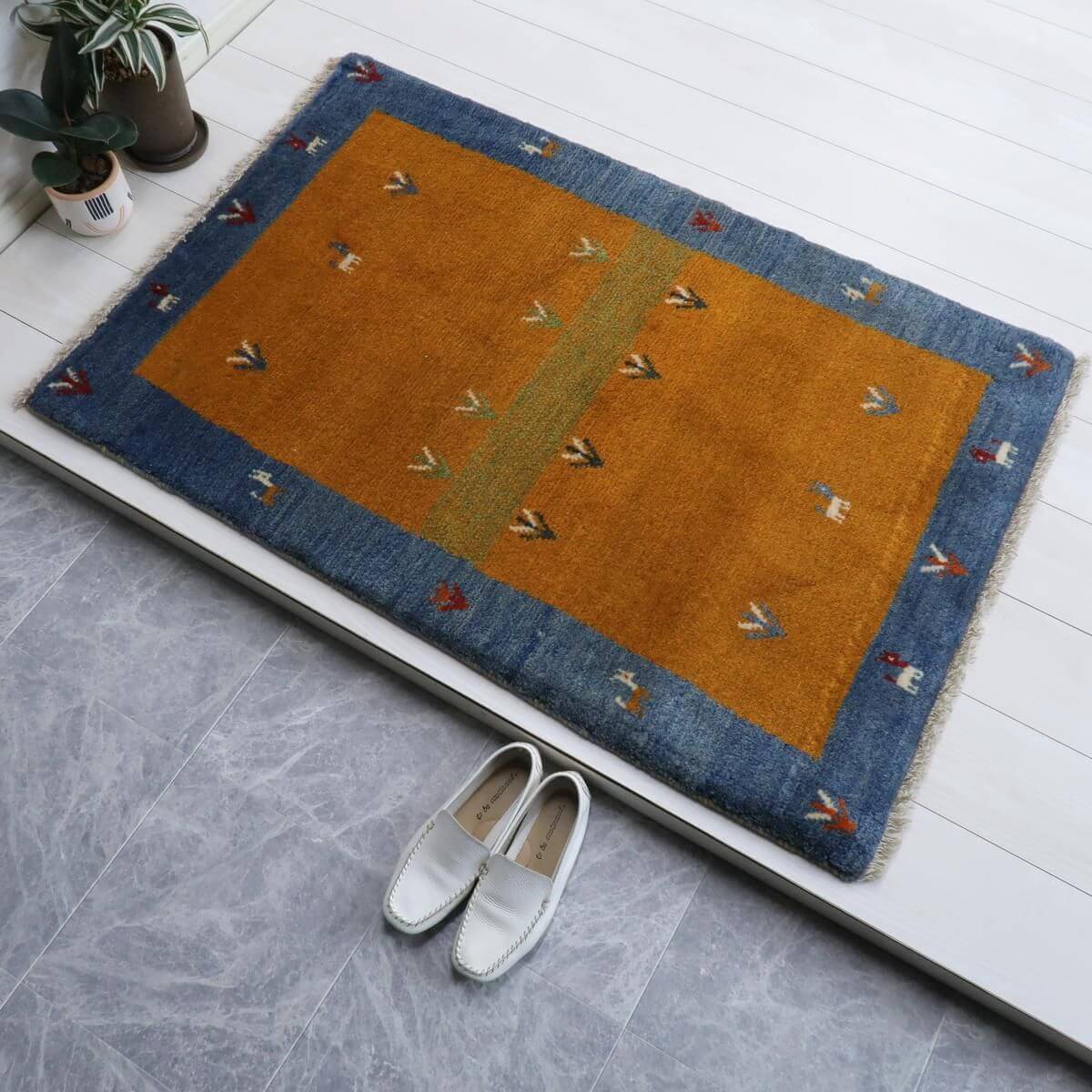 ギャッベ イラン製 リビングサイズ 122×82cm 手織り 天然 ウール100% 長方形 草木染 モダン ナチュラル 北欧 ラグ 絨毯 マット ラグマット ギャベ 床暖房対応 ホットカーペット対応 （BS-11524）