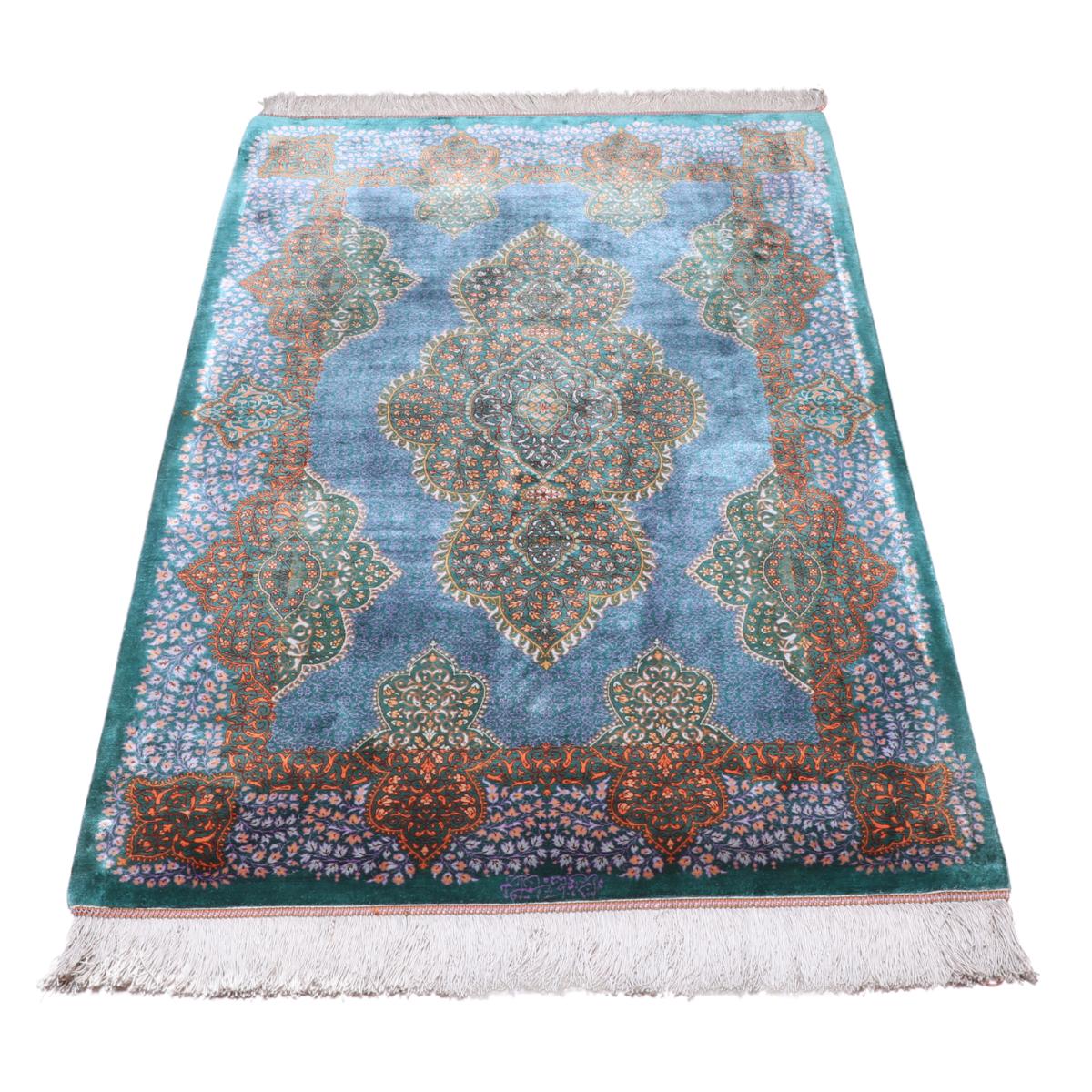 ペルシャ絨毯 イラン製 135×82cm 手織り 天然 シルク100% 長方形 草木染 高級 ナチュラル 北欧 ラグ 絨毯 マット ラグマット カーペット 床暖房対応 ホットカーペット対応 (FN-70299)|キリム&絨毯・オリエンタルムーン