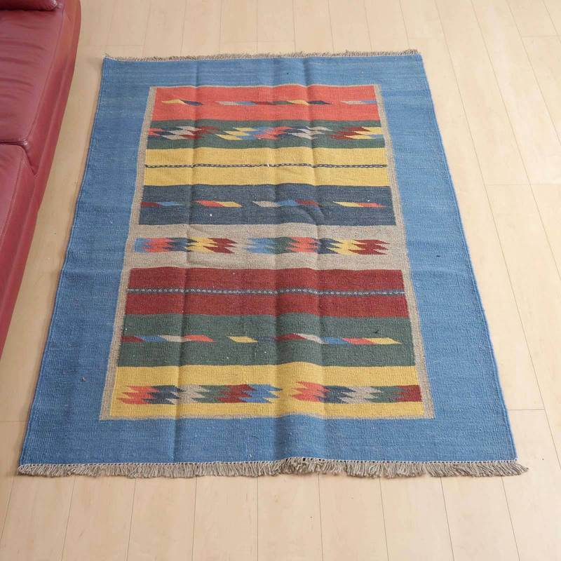 イラン・シラーズ産 キリム リビングサイズ 185×126cm 手織り ラグ ウール 100% 夏用 洗える ダイニング ベッドルーム ホットカーペット対応 床暖房対応 ラグマット 絨毯 キリム柄 kilim ブルー （品番:KL-403）