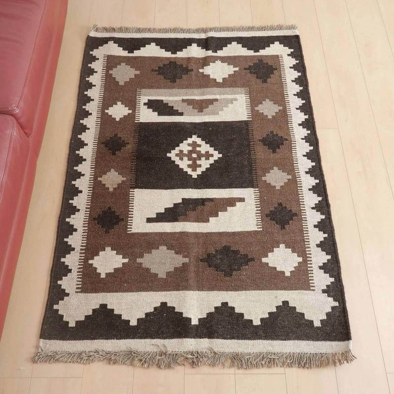 イラン・シラーズ産 キリム アクセントサイズ 140×97cm 手織り ラグ ウール 100% おしゃれ ナチュラル 北欧 洗える リビング ダイニング ホットカーペット対応 床暖房対応 ラグマット 絨毯 kilim ブラウン （品番:KM-430）