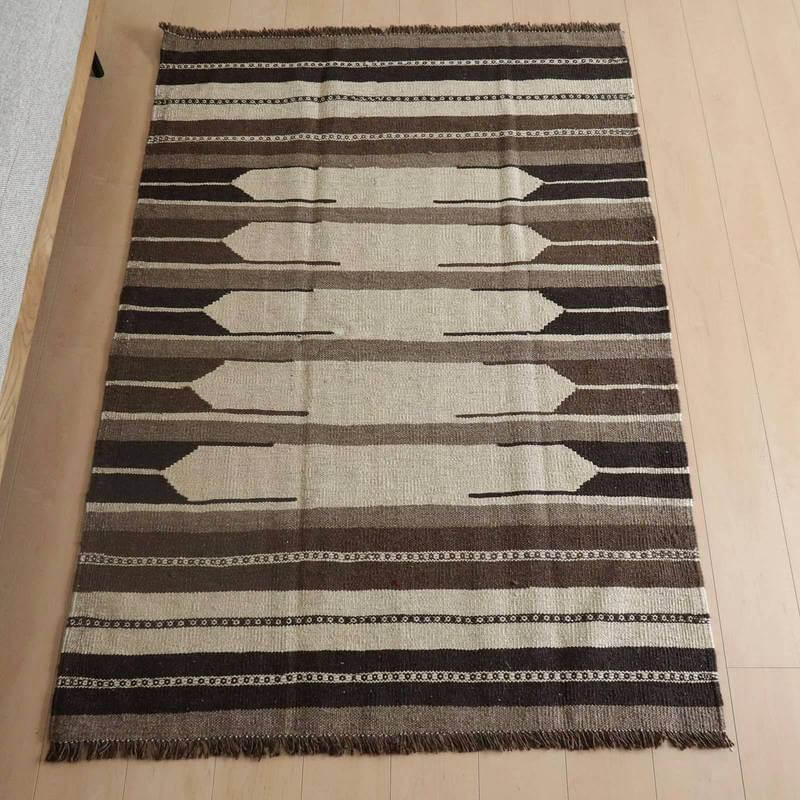 イラン・シラーズ産 キリム アクセントサイズ 171×120cm 手織り ラグ ウール 100% おしゃれ 北欧 ナチュラル 洗える リビング ダイニング ホットカーペット対応 床暖房対応 ラグマット 絨毯 キリム柄 kilim （品番:KM-820）