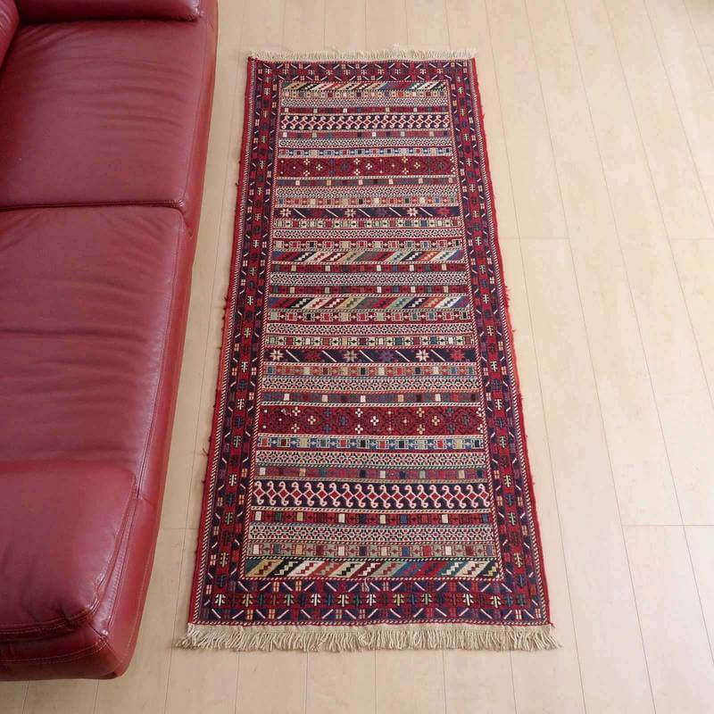 イラン・アゼルバイジャン産 キリム 細長 ランナー 200×80cm 手織り ラグ ウール 100% 洗える キッチンマット 廊下敷 ベッドサイド ロングラグ ホットカーペット対応 床暖房対応 ラグマット 絨毯 キリム柄 kilim 赤 (品番:KR-279)|キリム&絨毯・オリエンタルムーン