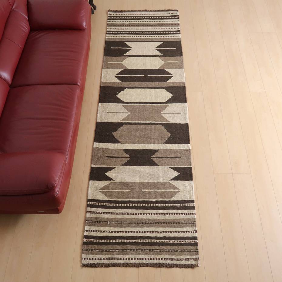 イラン・シラーズ産 キリム 細長 ランナー 294×83cm 手織り ラグ ウール 100% 洗える キッチンマット 廊下敷 ベッドサイド ロングラグ ホットカーペット対応 床暖房対応 ラグマット 絨毯 キリム柄 kilim モノトーン （品番:KR-66245）