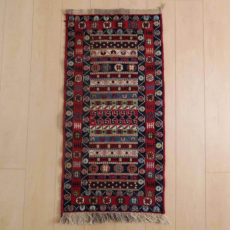 キリム イラン製 玄関マット100×54cm 手織り 小さめ ラグ ウール 100% おしゃれ 北欧 エスニック アジアン 夏用 洗える ホットカーペット対応 床暖房対応 ラグマット 絨毯 スマック織り アゼルバイジャン kilim （品番:KSS-748）