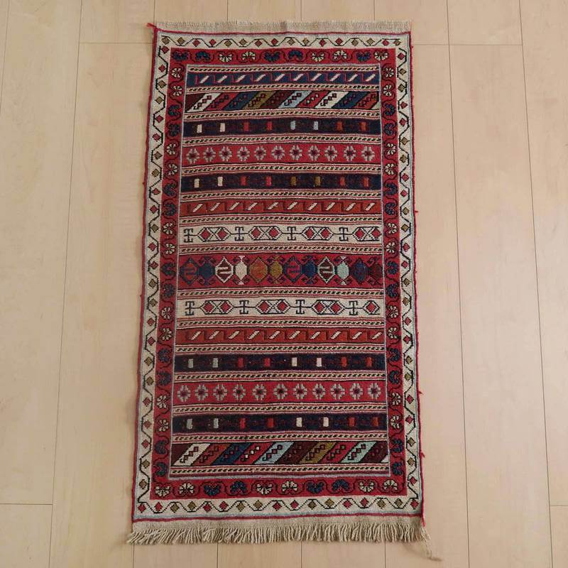キリム イラン製 玄関マット102×51cm 手織り 小さめ ラグ ウール 100% おしゃれ 北欧 エスニック アジアン 夏用 洗える ホットカーペット対応 床暖房対応 ラグマット 絨毯 スマック織り アゼルバイジャン kilim （品番:KSS-751）