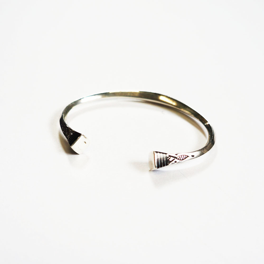Touareg Silver Bangle 25 / トゥアレグ族 ブレスレット bangle25-a-2.jpg