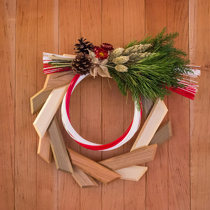 楽天市場 寄木のリース 予約販売 12月上旬お届け 国産日本製 クリスマス リース Xmas 飾り オーナメント インテリア プレゼント 男性 女性 友人 子供 おしゃれ ギフト ウッド 天然木 オークヴィレッジ楽天市場店
