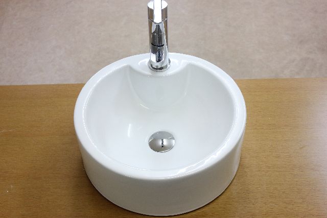 洗面ボウル（洗面ボール 手洗い鉢）＋排水栓、排水Sトラップ　セット　おしゃれ　洗面器　洗面台　洗面化粧台 手洗い器　手洗いボウル 陶器 洗面ボウル KORS-1152 丸型｜オバラ住設店
