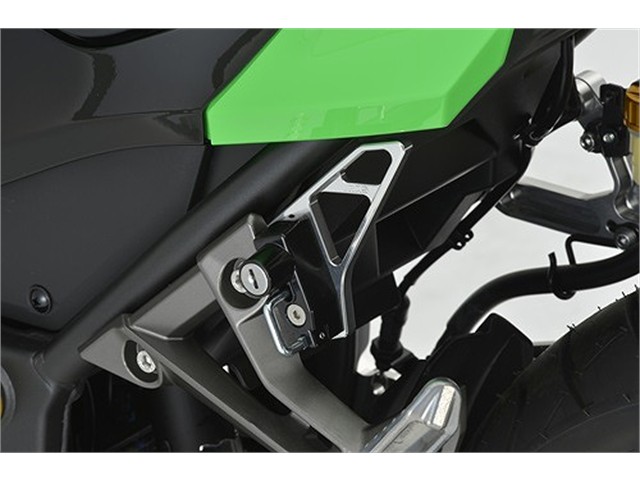 アグラス ヘルメットホルダーBLK／SLV Ninja250 13- (603-491-000BS)
