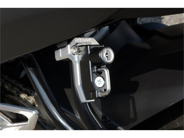 アグラス ヘルメットホルダー SLV/BLK ジクサーSF250 (603-310-000SB)|OCC netshop
