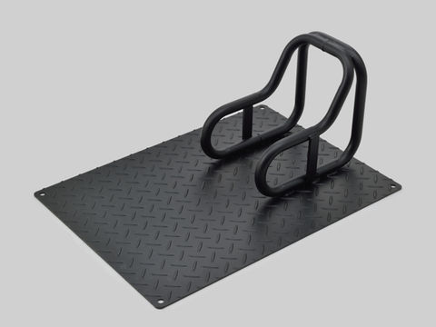 在庫有り DAYTONA デイトナ バイク用 駐輪プレート 430 x 590mm 耐久性高い2コート塗装 U字/チェーンロック対応 ストロンガーパーキングプレート 20055|OCC netshop