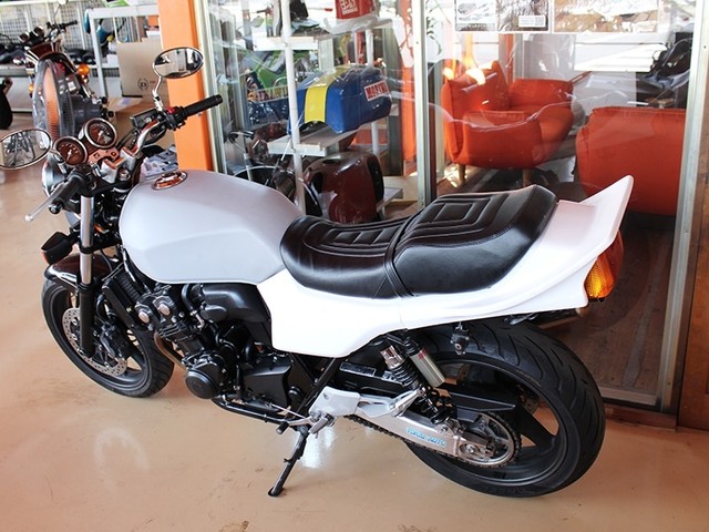 CB400SF （NC42後期）VTEC Revo 無塗装ペイントベースTYPE-X外装Wあん抜きシートセット フィン付きテールカウル仕様 ドレミコレクション 22020