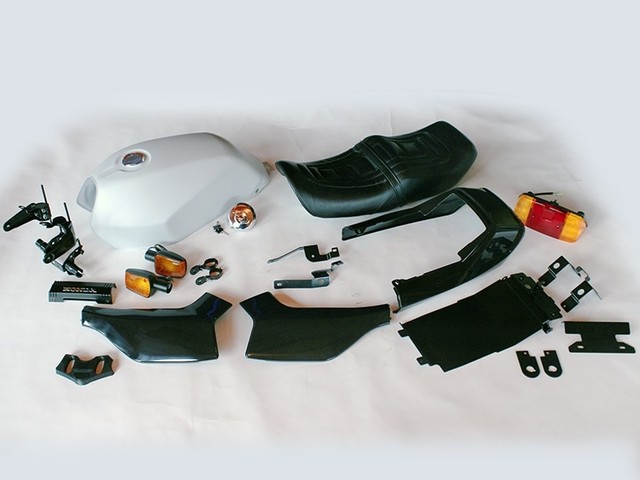 CB400SF （NC42前期）VTEC Revo 無塗装ペイントベースTYPE-X外装Wあん抜きシートセット ナローカウル仕様 ドレミコレクション 22026