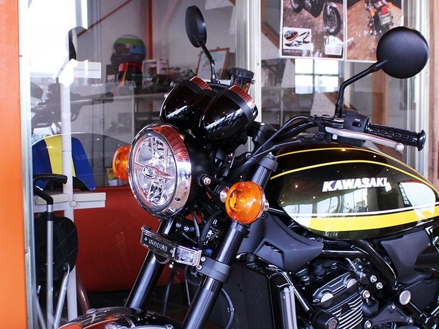 Z900RS ヘッドライトアップステーKit ブラック 【欠品中 ご予約承ります】 ドレミコレクション 35346