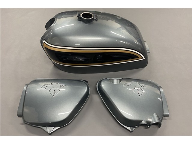 【納期3ヶ月以上】 M-TEC中京 エムテック中京 K4 タンク&SCセット アーマーシルバーメタリック MRS-H75-TK33