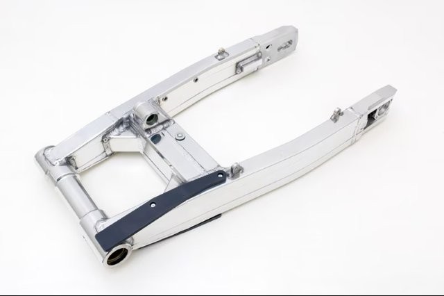 要納期確認 PMC ピーエムシー ARCHI ARCHIスイングアーム Z900RS コマGLD 189-5505 OCC 107,800円