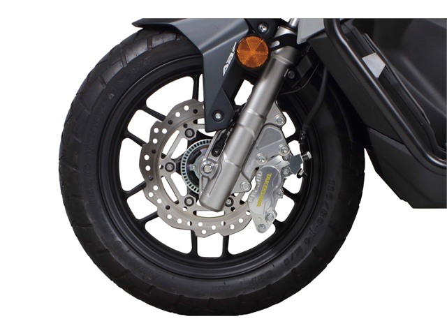 要納期確認 SPタケガワ アルミビレット4POTキャリパーフロントセット（シルバー） ADV150（KF38）／ADV160（KF54） 06-08-0299｜OCC　netshop