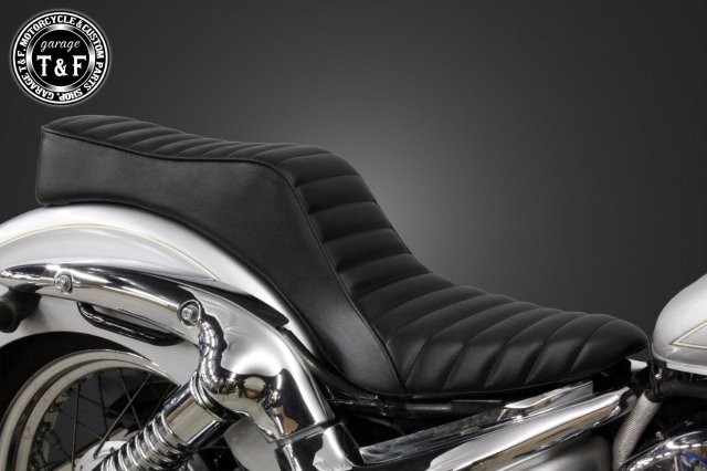 在庫有り Garage T&F ティーアンドエフ イントルーダーLC250　ダブルシート(タックロール) 8022510｜OCC　netshop