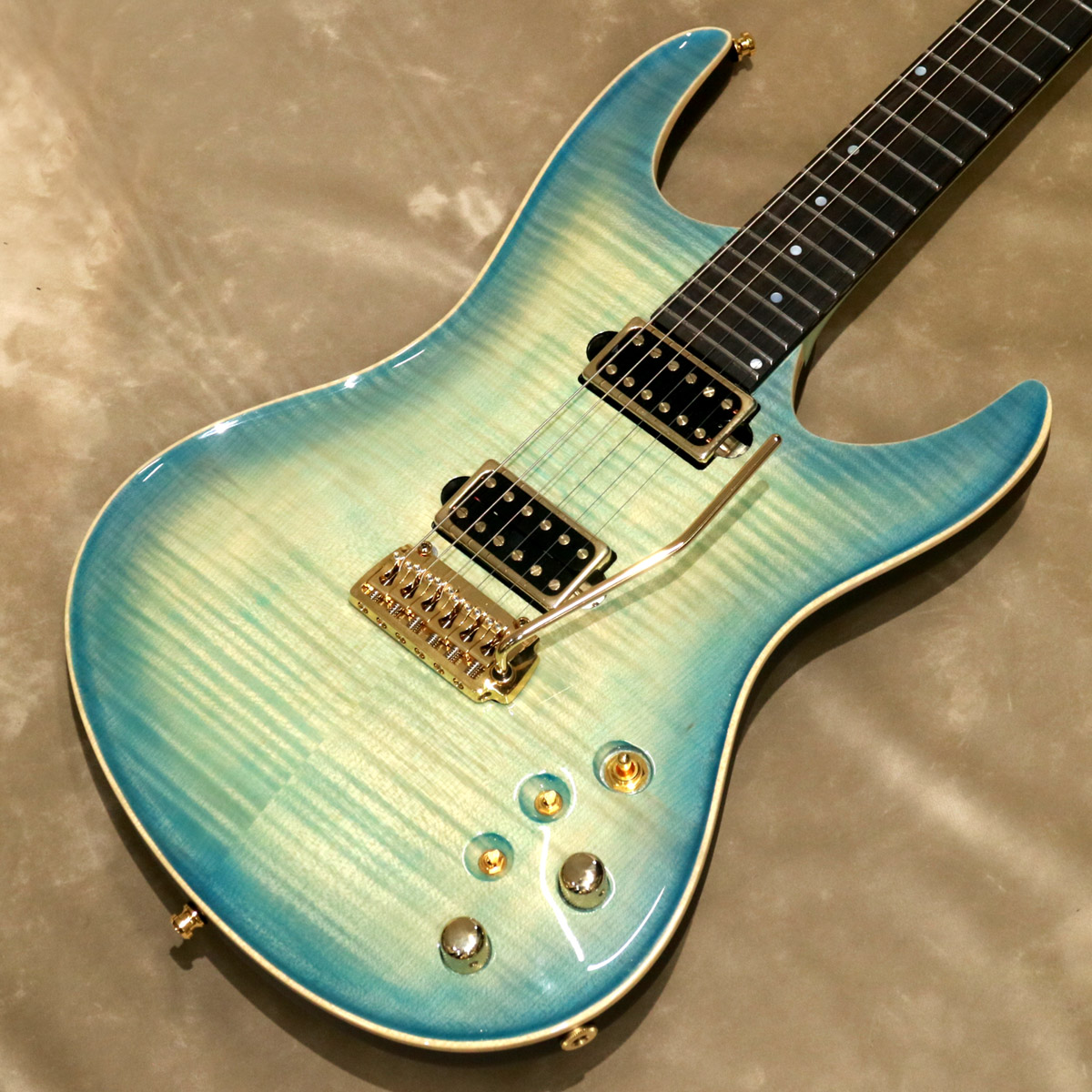 Valenti Guitars ( ヴァレンティーギター ) Nebula Carved, Ice Blue(Dark Burst) [S/N: #07 ]