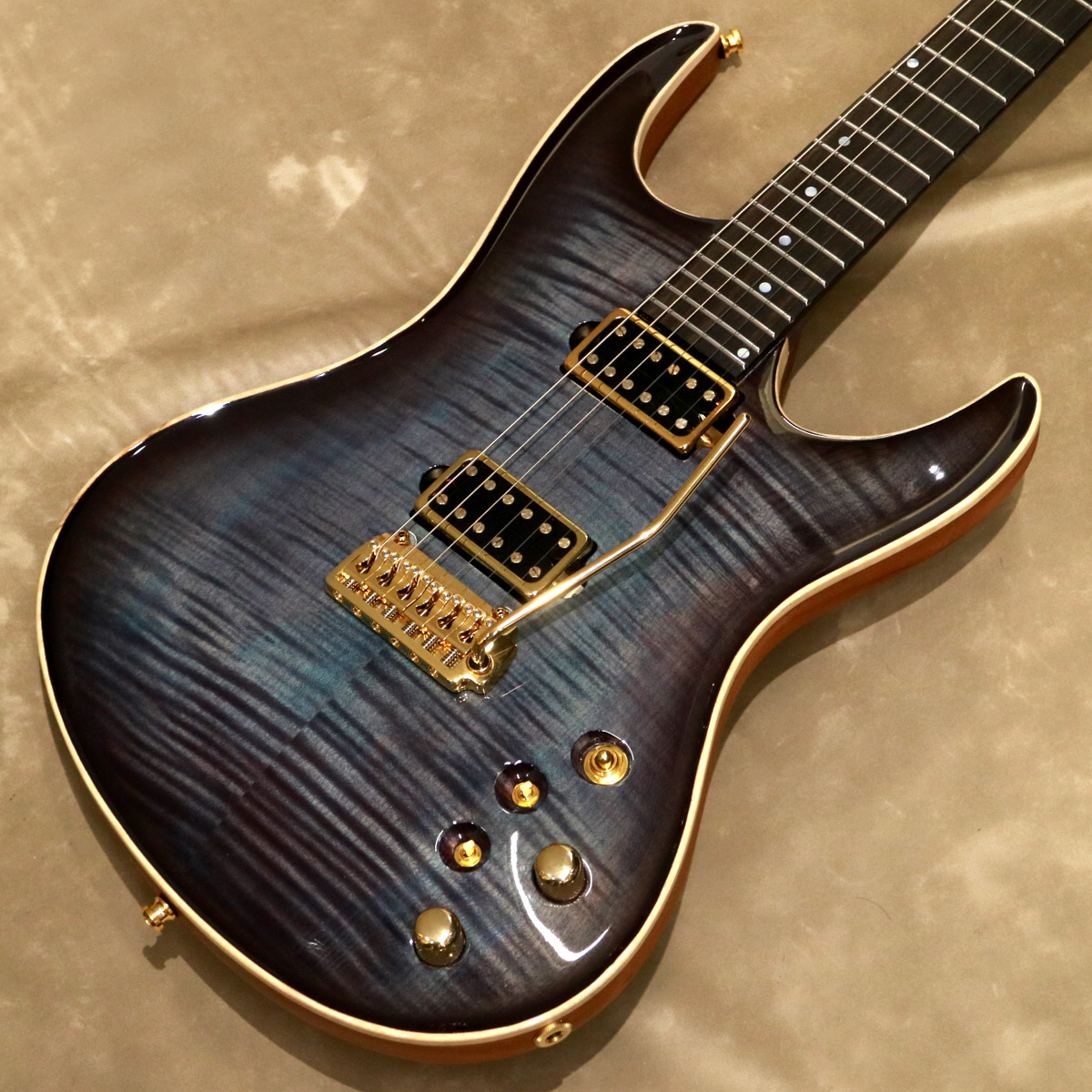 Valenti Guitars Nebula Carved, Violet Blue(dark burst) 【シリアルNo:27】【店頭在庫品】