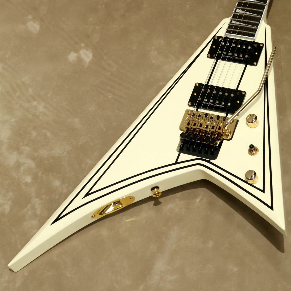 Jackson Pro Series Rhoads RR3, Ebony Fingerboard, Ivory with Black Pinstripes【シリアルNo:ISJ2503034】【店頭在庫品】