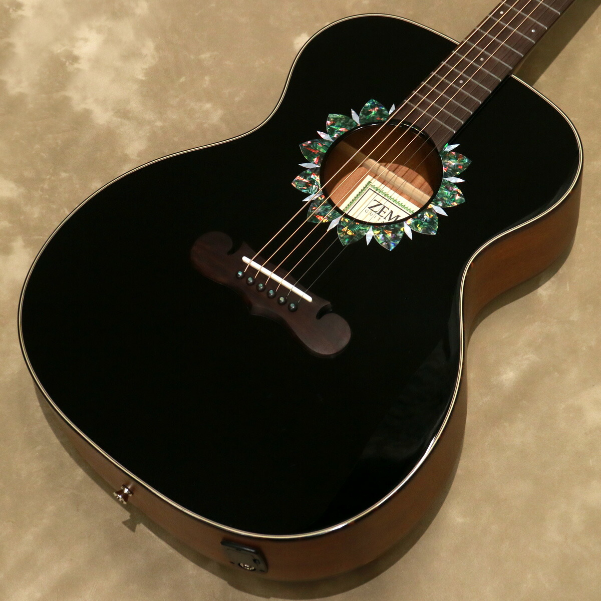 Zemaitis ( ゼマイティス )CAF-90F, Gloss Black Abalone 60,500円