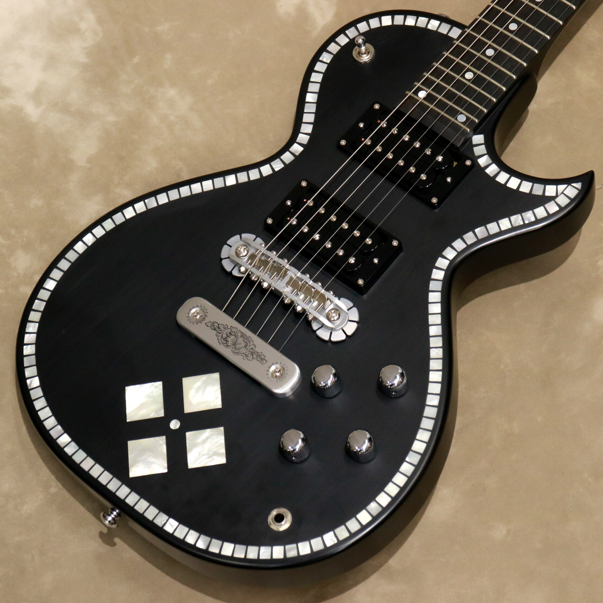 ZEMAITIS Inlay Front IFG-AC-24 DIA, Black [S/N: JG A24228]