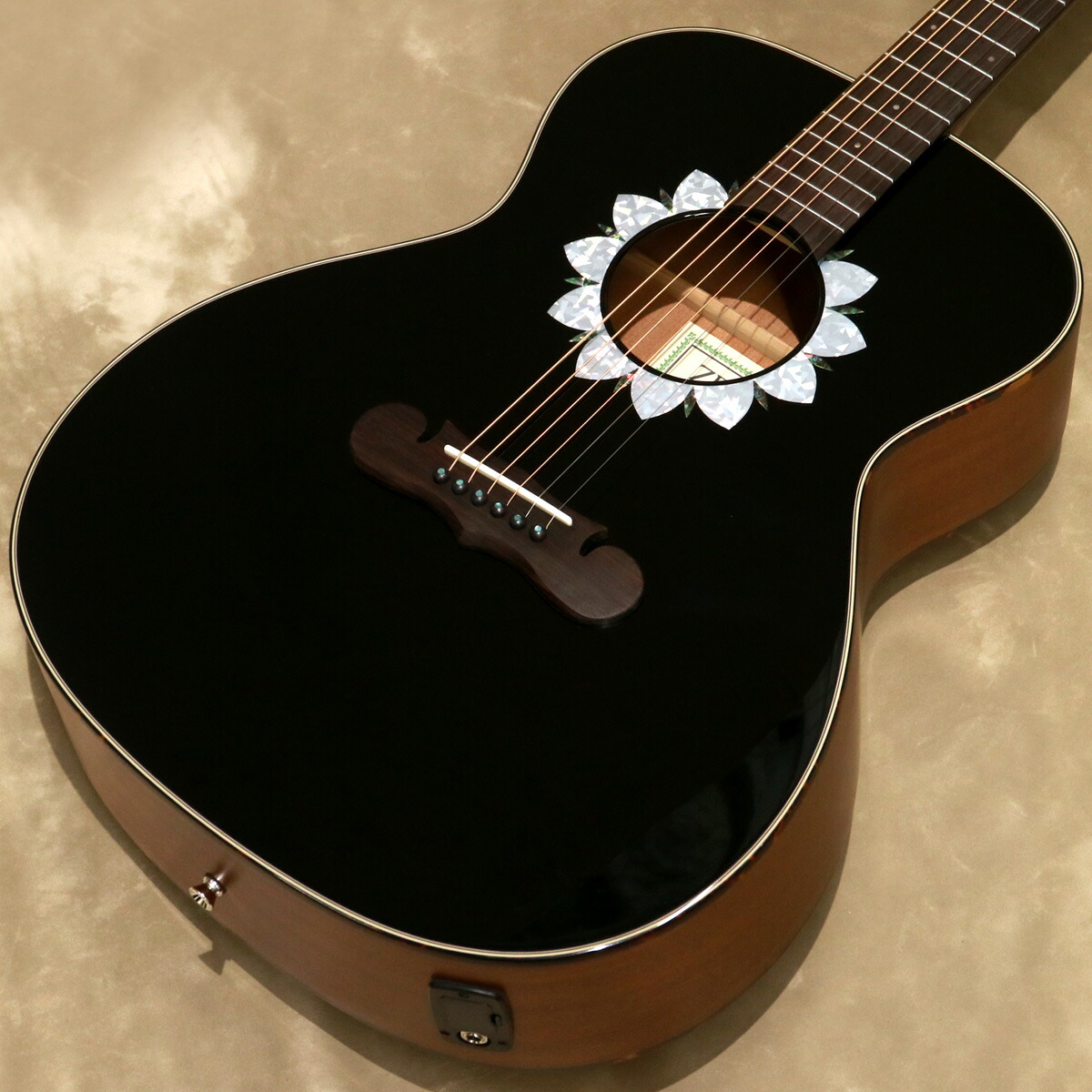 Zemaitis ( ゼマイティス )CAG-90F, Gloss Black Mother of Pearl