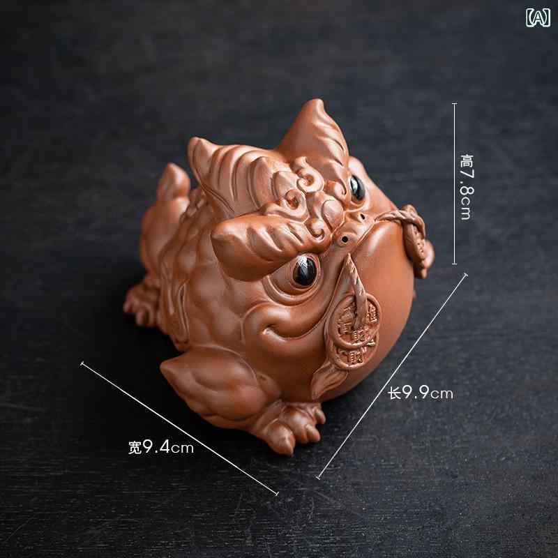 茶器置物 招財 金蟾 中国風 紫砂製 手作り ヒキガエル 茶卓飾り 茶道具 風水 縁起物 開運 ラッキーアイテム インテリア デスク リビング オブジェ ギフト 陶器