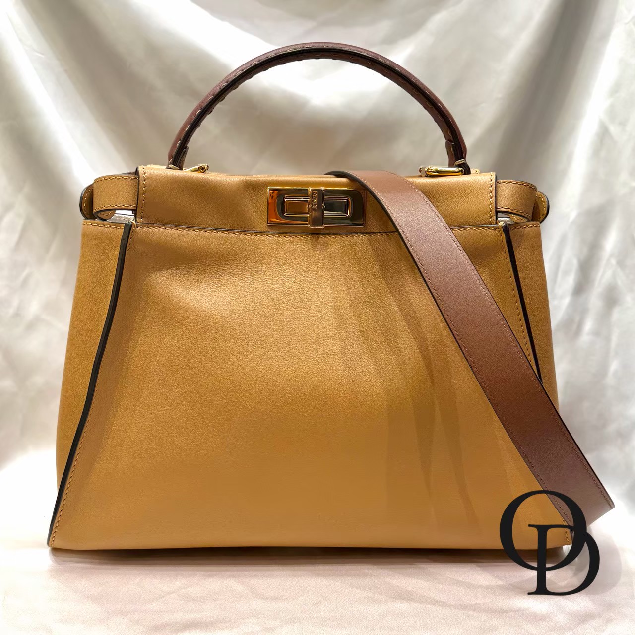 【中古】FENDI フェンディ 8BN290 ピーカブー セレリア 赤銅色 Peekaboo Selleria Brown