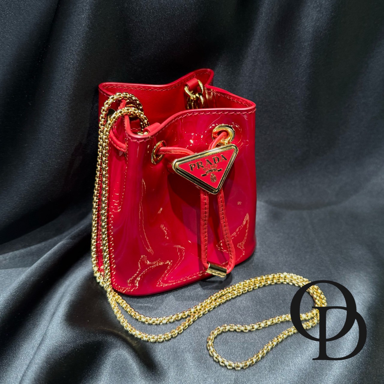 【中古】プラダ PRADA  1NR016 専売特許なめし革 ミニ合切袋 Patent Leather Mini Pouch 桜んぼう cherry