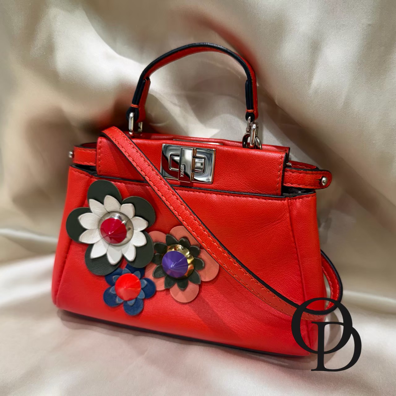 【中古】FENDI フェンディ 8M0355 マイクロピーカブー フラワーモチーフ レッド Micro Peekaboo Flower Motif Red|ODAFUKU 店