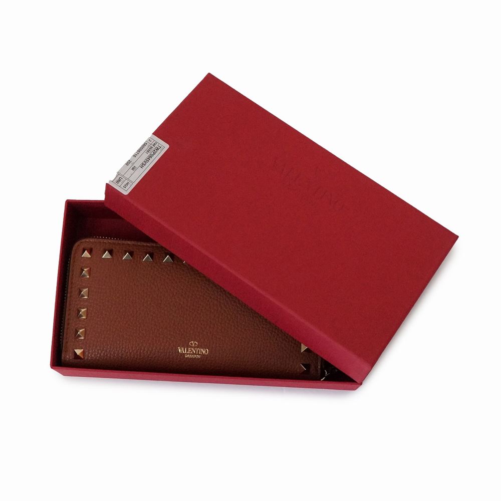 タイムセール ヴァレンティノ レディース ラウンドファスナー長財布 Valentino プラダ Tw2p0645 ボッテガ Vsh Hg5 フェンディ ブラウン ブランド 本革 誕生日 プレゼント 代 30代 40代 50代 60代 インポートブランド オフプライスラウンドファスナー長 財布 ブラウン