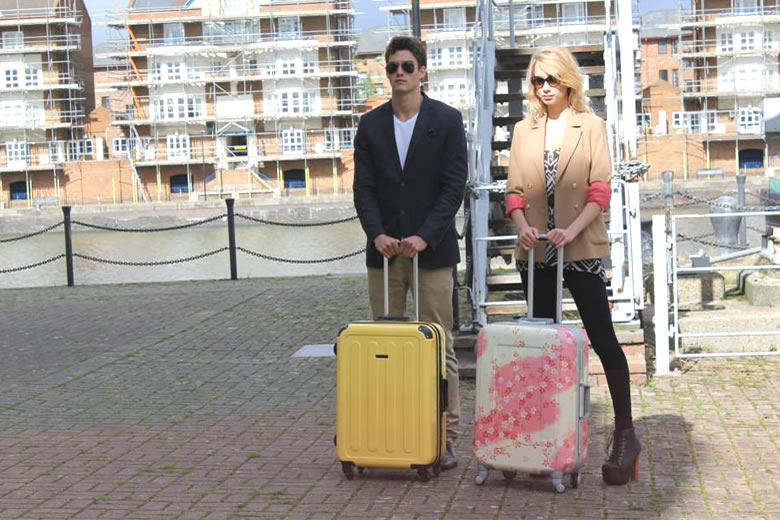 和柄 サクラ キャリーケース スーツケース Mサイズ hideo wakamatsu