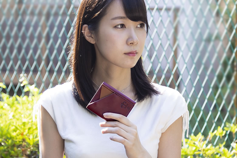 楽天市場 コルテロ Cortello 三つ折り マルチウォレット 三つ折り 財布 コンパクト 多機能 小銭 出しやすい 見やすい 三つ折り財布 テキサス イタリアンレザー 姫路レザー オイルダコタ 日本製 革職人 コンパクト さいふ ブラウン ブラック 送料無料 想いを繋ぐ百貨店