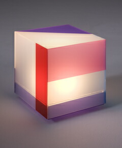 テーブルスタンド S8064LE-J 【 Cube Lamp-LE キューブ ランプ 】 【 Ｅ１７  LED電球 4.2WX1 （電球色） 】 【 アクリル フィルム 】 【 H270×W250×D250 】 【 中間スイッチ付 ON/OFF 】 【 省エネ 】 dcs デザイン照明