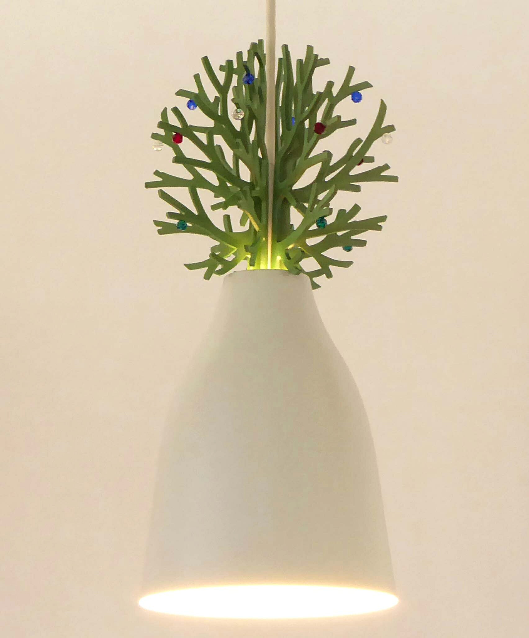 ＬＥＤ照明　ペンダント型タイプ　P4098LE-G　１台　 【 REI　レイ　大サイズ 】　◆Ｅ２６　ＬＥＤ電球　７．６W&times;１灯　電球色　◆木・アルミ塗装仕上げ　グリーン色　◆スワロフスキービーズ　◆H396&times;W179&times;D179　◆吊り下げタイプ　◆省エネ　　DCS照明｜オフィス主任