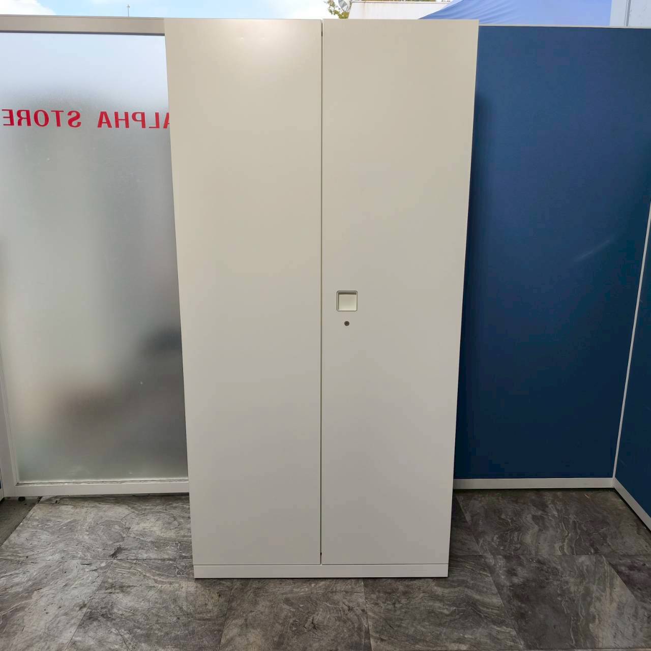 【中古】オカムラ レクトライン 両開き書庫 4B317F ZA75 ホワイト W900/D450/H1810｜オフィス家具　アクティブキュー 21,158円