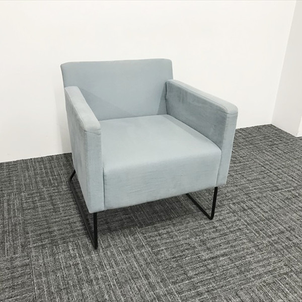 【中古】 Cassina カッシーナ 応接用ソファ ラート アームチェア ブルーミスト|オフィス家具の店 PORTE(ポルテ)
