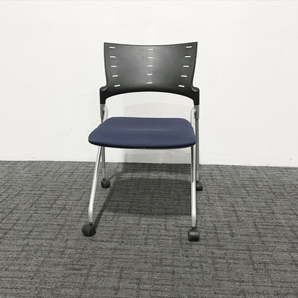 【中古】 スタッキングチェア 肘無 マノス キャスター付 イトーキ ブルー