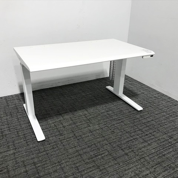 【中古】 オカムラ スイフト 平デスク 幅1150×奥行685×高さ650~1250mm 電動昇降デスク 昇降式 ワークデスク 3S104P MG99 ホワイト 白 事務机 パソコンデスク パソコン台 在宅ワーク リモートワーク オフィス家具 オフィスデスク 会社 配線口あり|オフィス家具の店 PORTE(ポルテ)