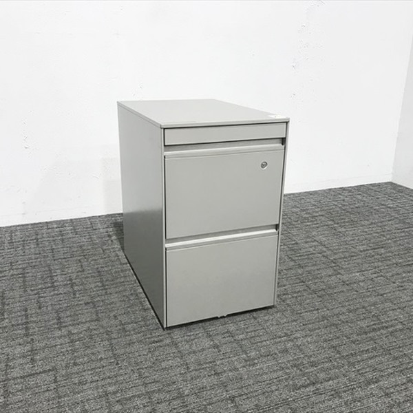 オカムラオフィス調度品