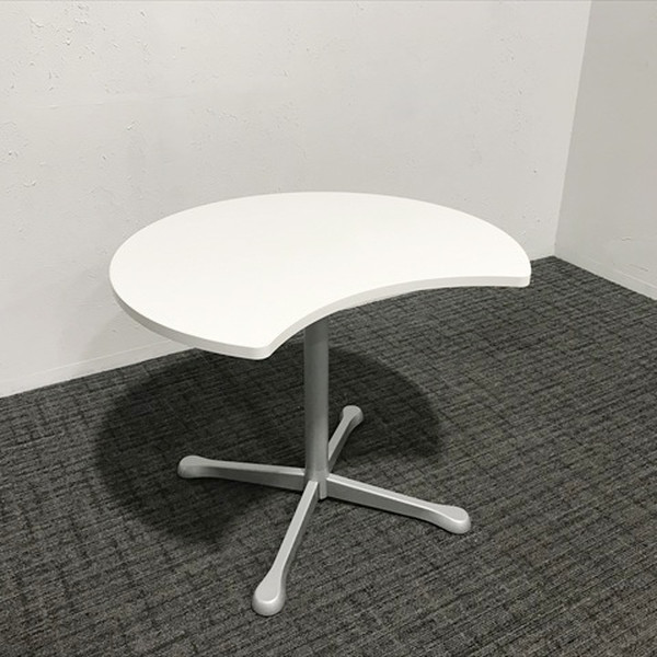 【中古】 丸テーブル アクティアフェロー ムーンタイプ 十字脚 W900 オカムラ ホワイト □