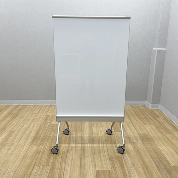 【中古】 オカムラ ホワイトボード 脚付 縦型 片面式 片面投影対応 暗線入り アルトトーク スタンドボード W880 シルバー