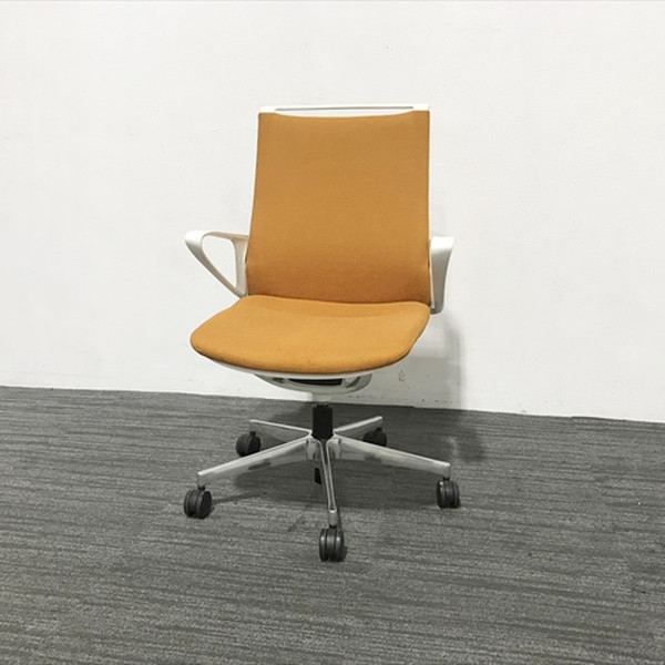 【中古】 オカムラ モードチェア オフィスチェア オレンジ 肘付き